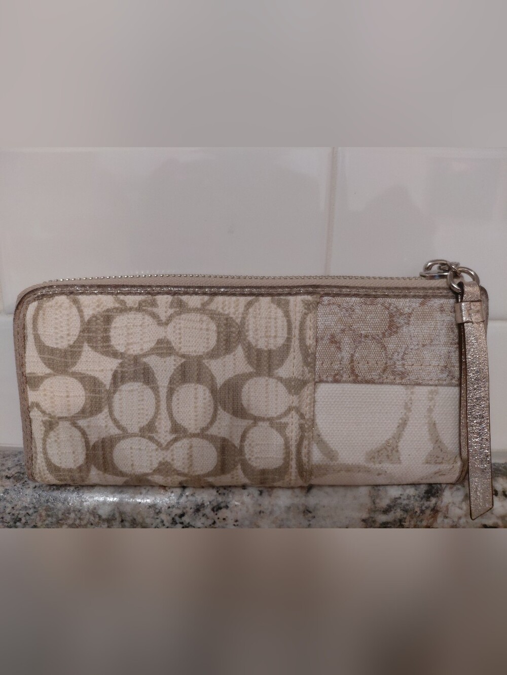 Coach Poppy Beige White Signature Zip Around Canvas Wallet - Picture 2 of 11
